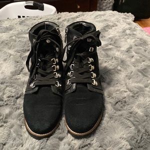 Blondo women’s black waterproof combat boot